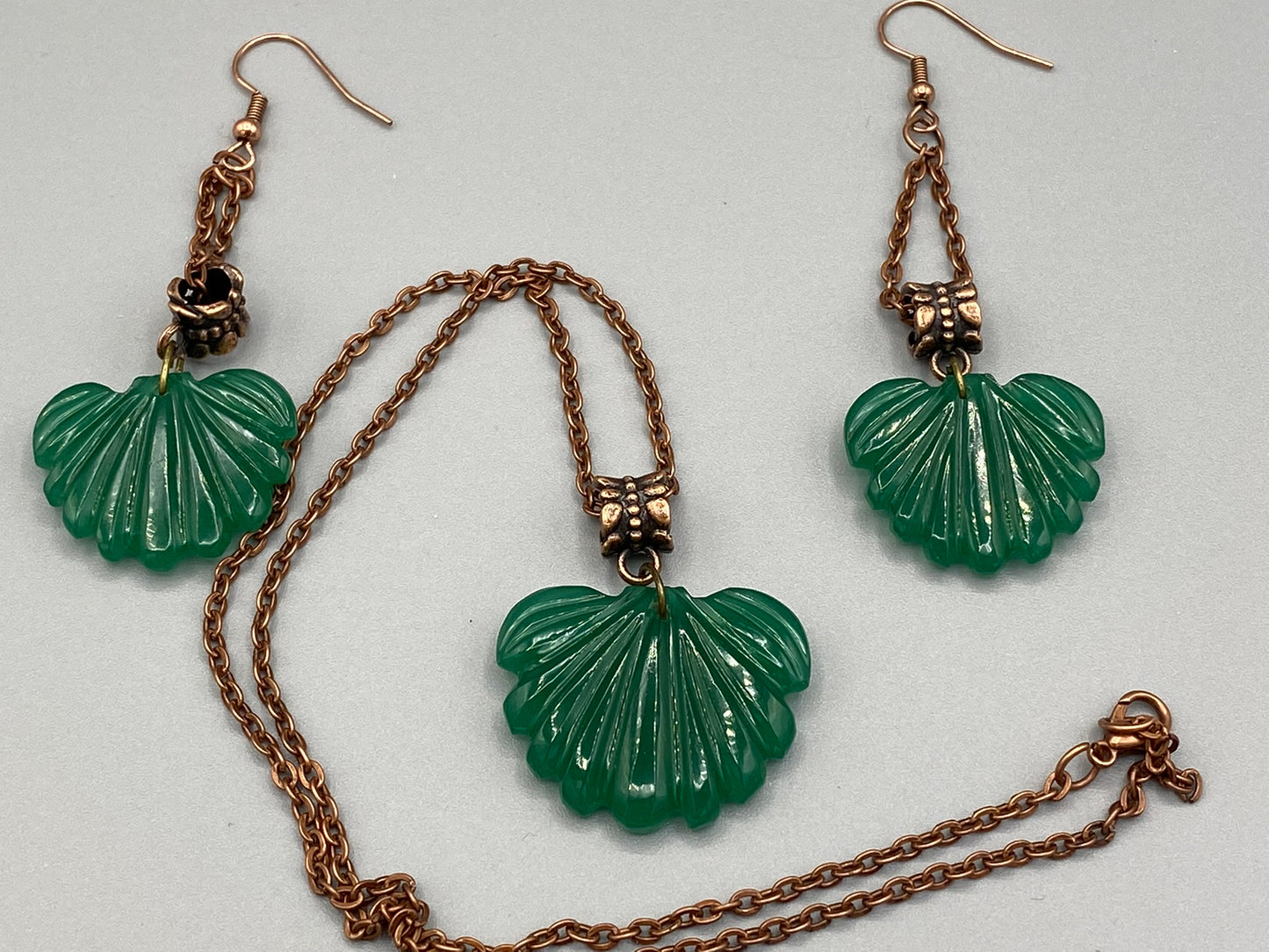 Mughal Carved Green Onyx Shell Earring and Necklace Set